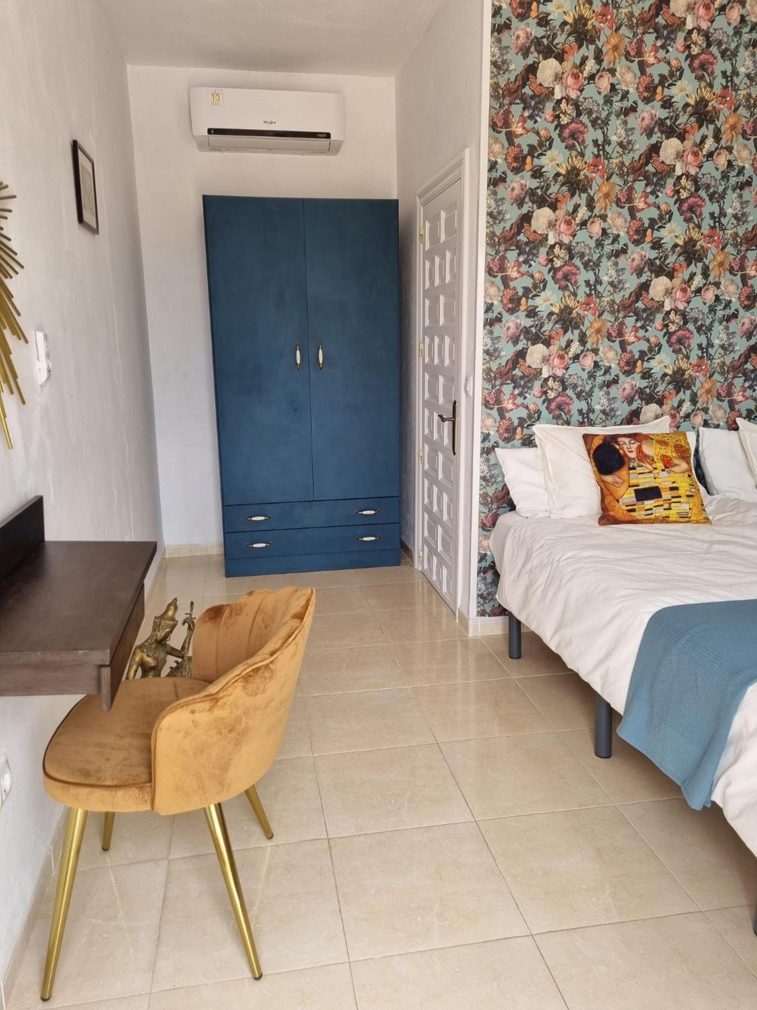B&B Casa Blanca Oria Bagian luar foto