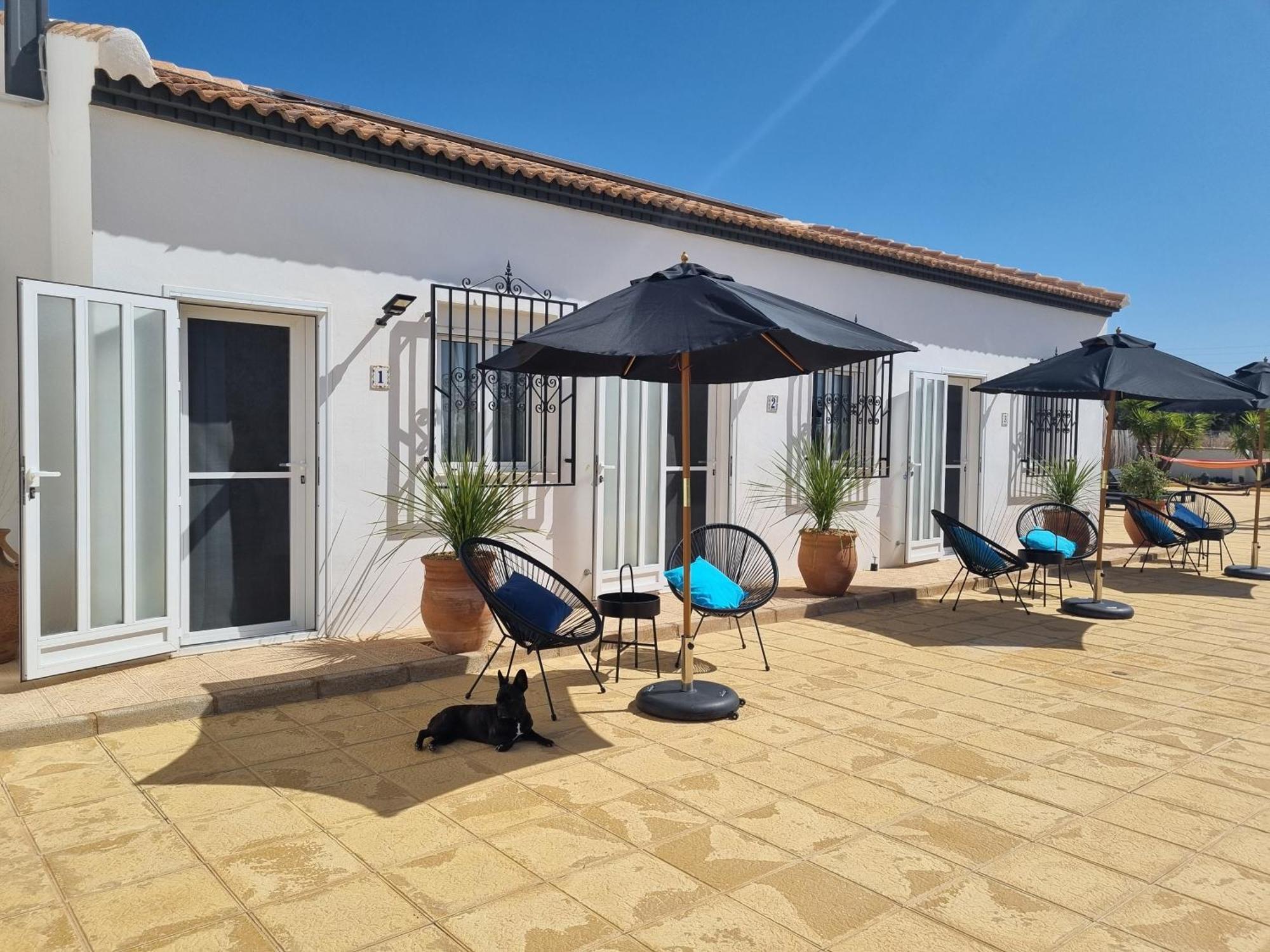 B&B Casa Blanca Oria Bagian luar foto
